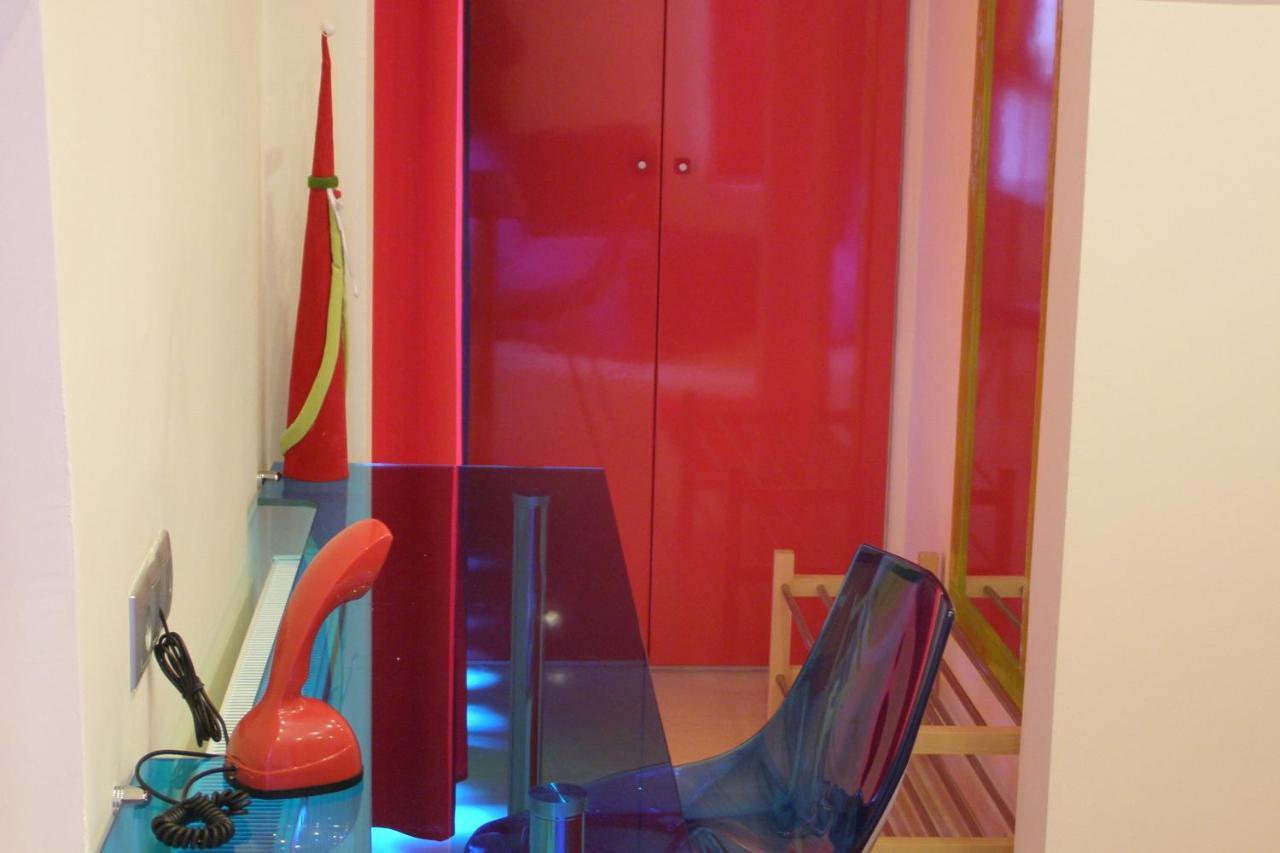 Room In A Neoclassical House - Ladybug Kasztoriá Kültér fotó