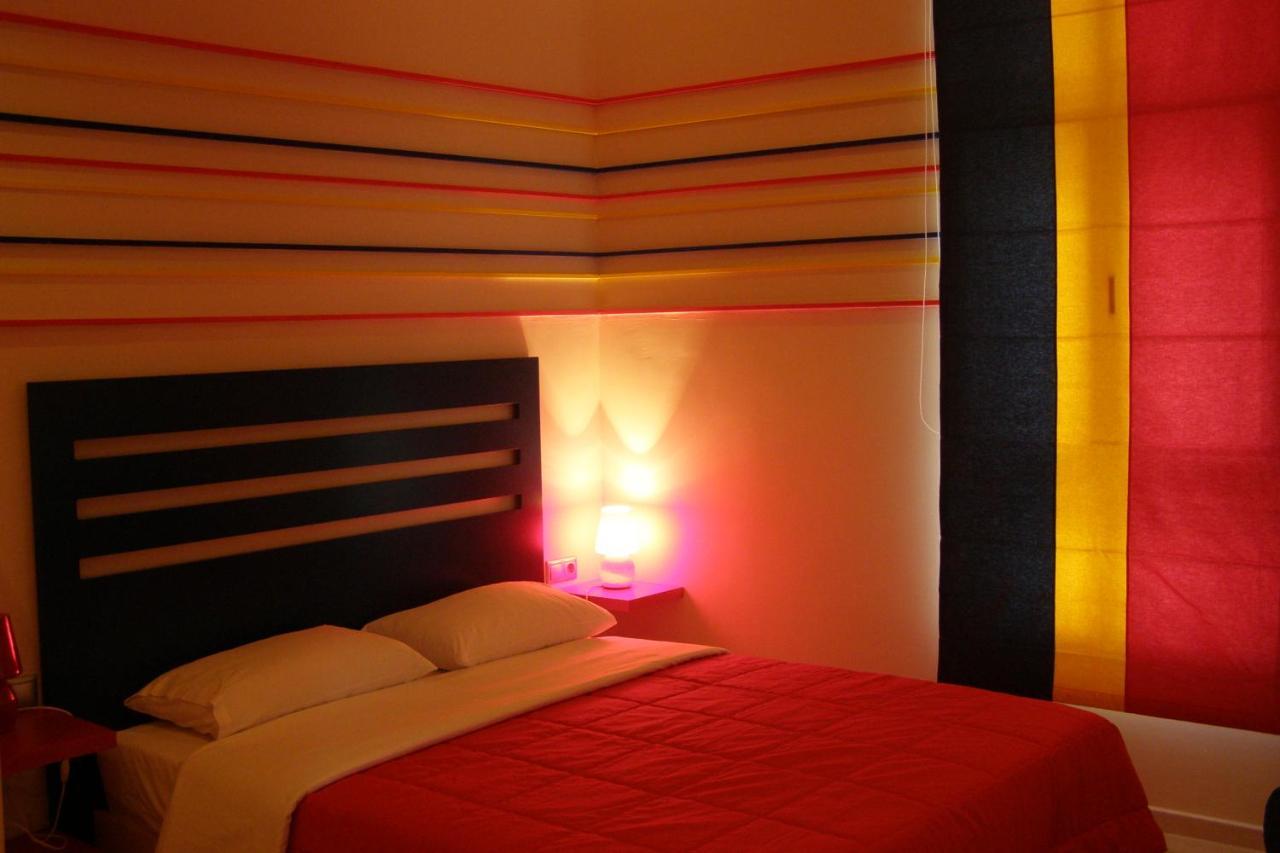 Room In A Neoclassical House - Ladybug Kasztoriá Kültér fotó